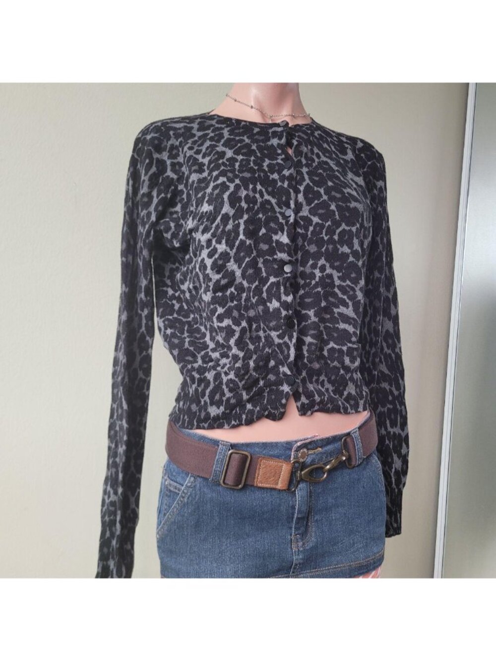 Joe Fresh Leopard Cheetah Print Cropped Vintage Knit Cardigan (S) - Picture 4 of 7